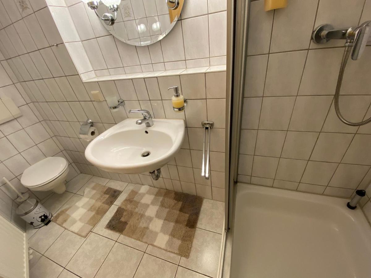 Einzelzimmer mit Dusche